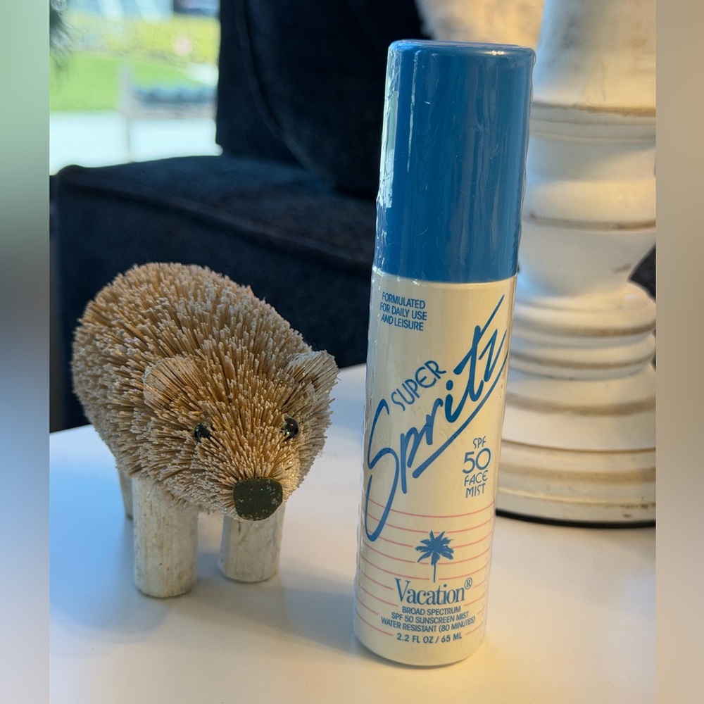 VACATION Super Spritz SPF 50 Face Sunscreen - Picture 2 of 6